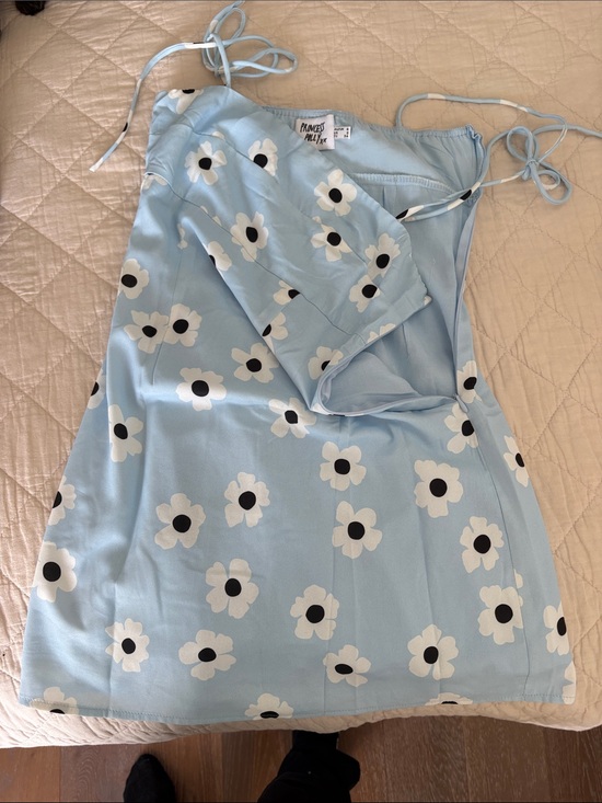 Princess Polly Dresses & Skirts - Princess Polly Pale Blue Floral Slip Dress